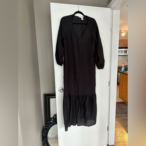 Cute, light, summer H&M black maxi dress with long sleeves. - Picture 7 of 12